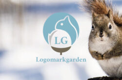 リスとどんぐりロゴ01859